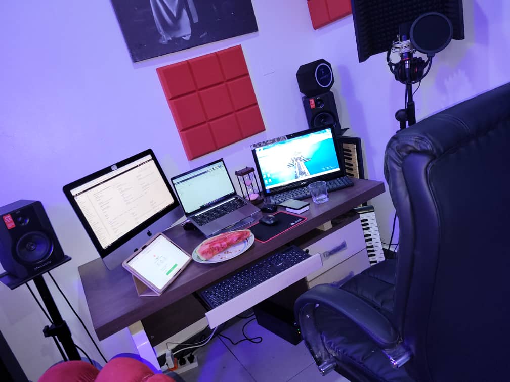 iRepresent music production desk and recording setup